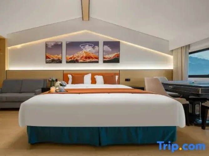 Deluxe Suite