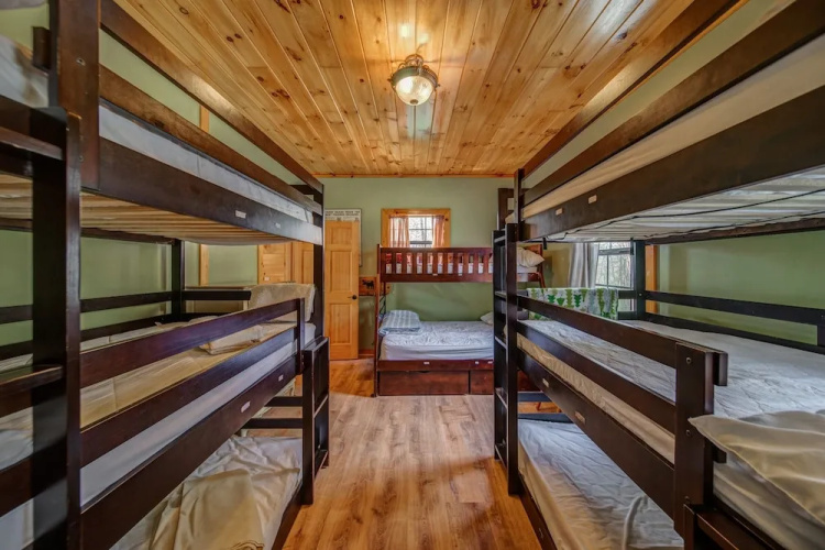 Blueridge Bunk House Wrap-around Deck!