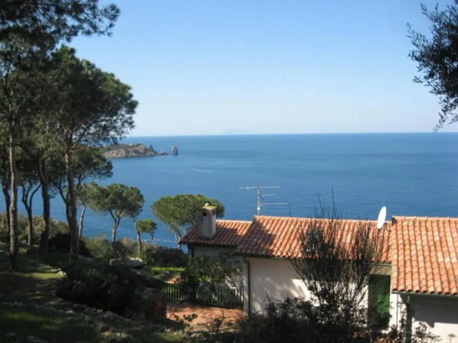 4 Bedrooms Villa