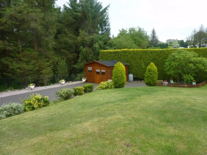 4 Bedrooms Cottage