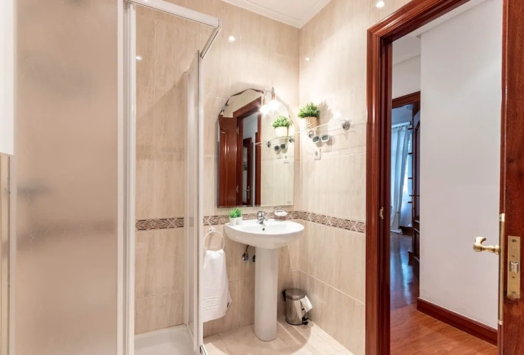 2 Bedrooms Apartment