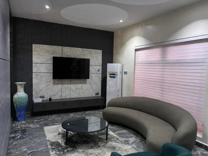 MacDestly Hotel