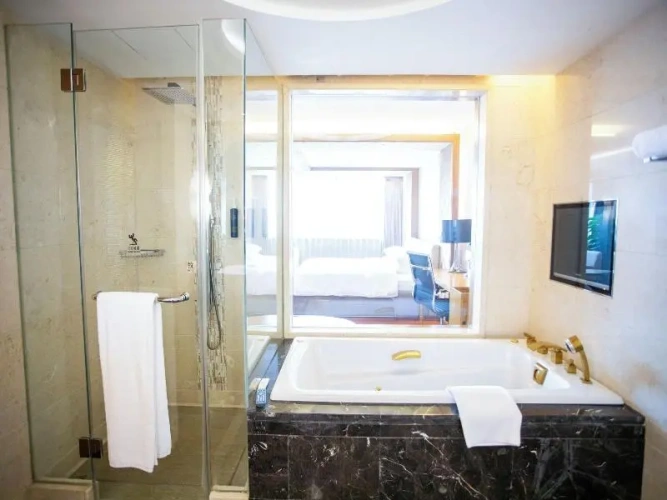 Business Quadruple room with city view