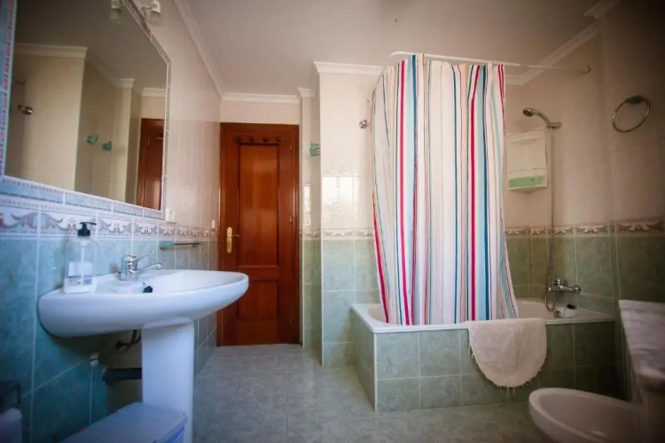 3 Bedrooms Apartment