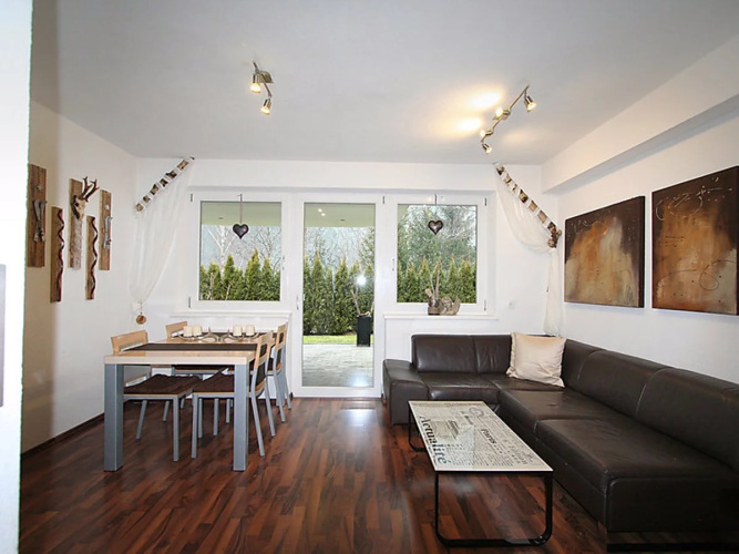Apartment Matt See