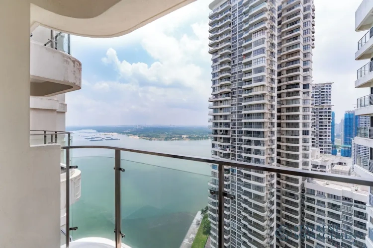 3 Bedrooms Comfort Apartment with partial sea view