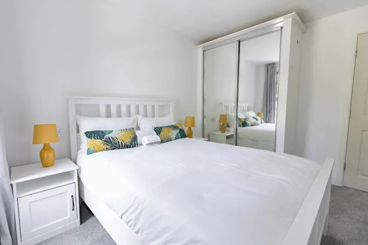 West Hull 2 bed apartment with Parking