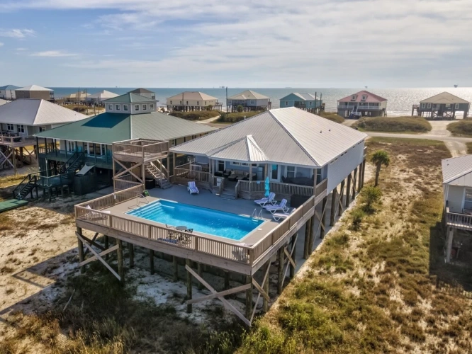 4 Bedrooms Cottage
