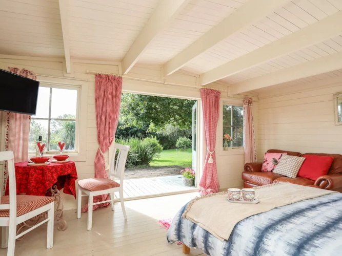 Songbird Hideaway