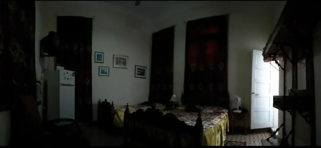 Adrianos Hostal