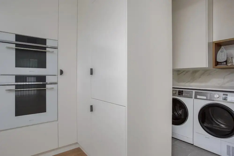 North-east Facing Modern 2-bed Apartment