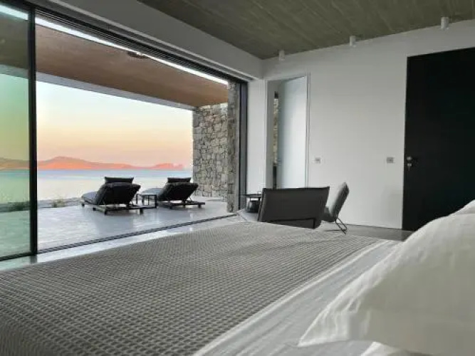 Echoes Suites Milos