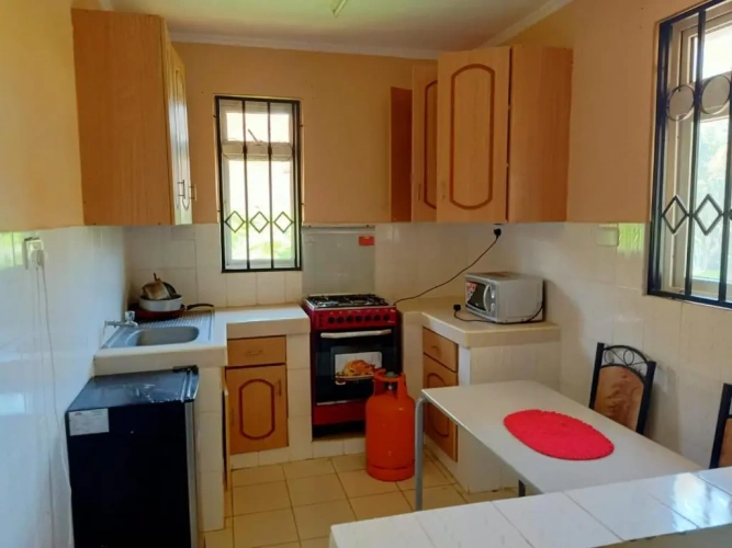 2 Bedrooms Cottage