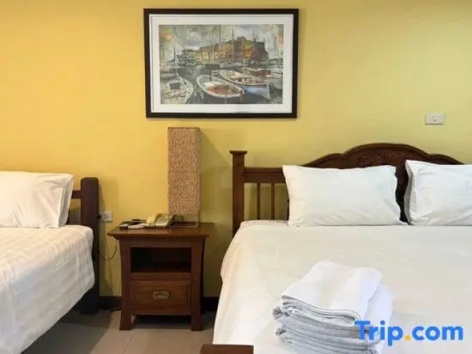 Deluxe Double room with city view