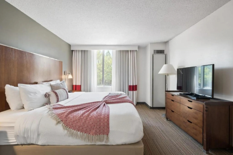Four Points by Sheraton Charlotte