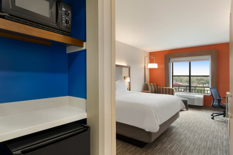 Holiday Inn Express & Suites Mount Pleasant-Charleston photo 7