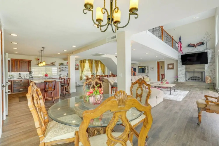 Spacious Arizona Escape - Pool, Hot Tub & Fire Pit