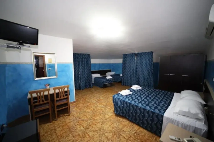 Standard Quadruple room