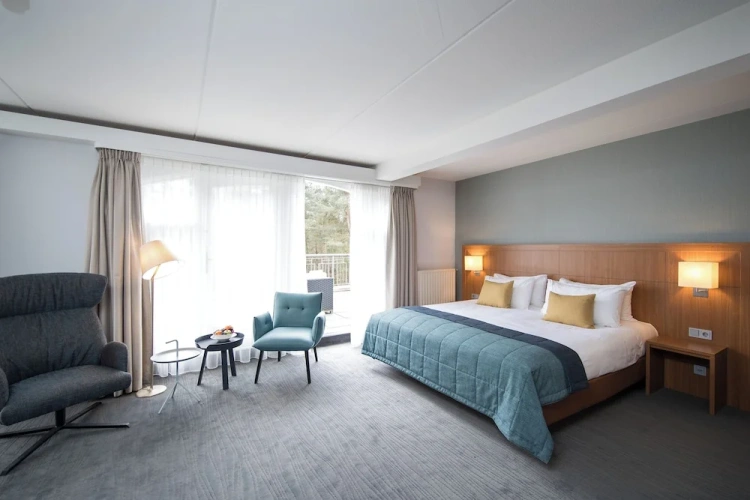 Suite with balcony