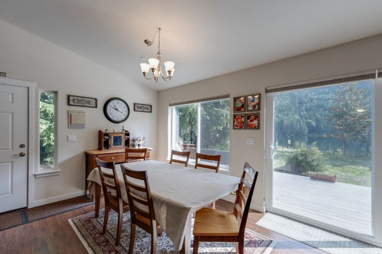 47MF - WiFi - Lakefront - Sleeps 6