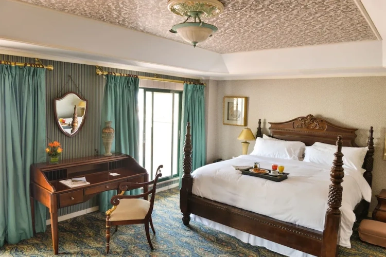 Presidential Suite with balcony