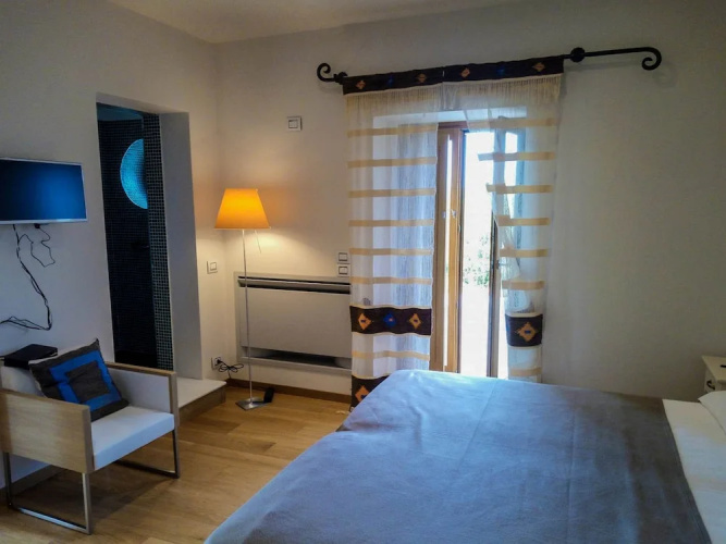 Alimunera Hotel