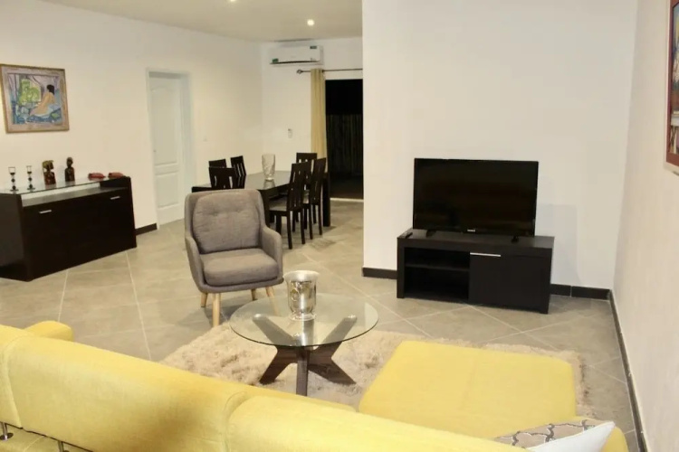 Guest House De Treichville