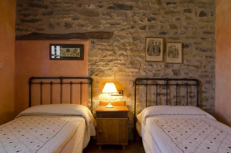 Casa Mur de Alujan