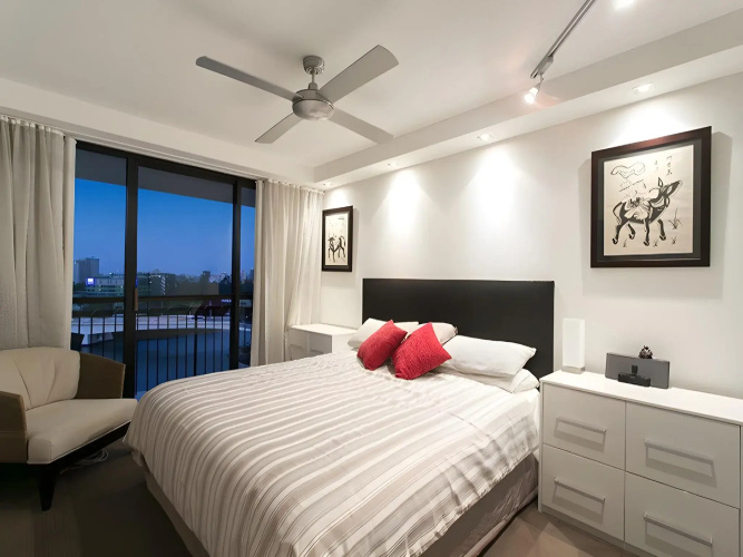 River Plaza Apartments