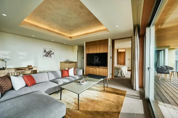 Junior Suite with land view