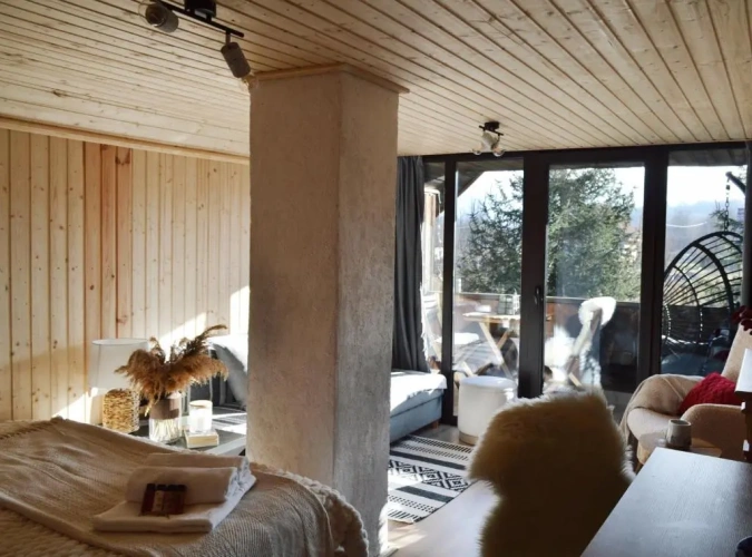 2 Bedrooms Chalet
