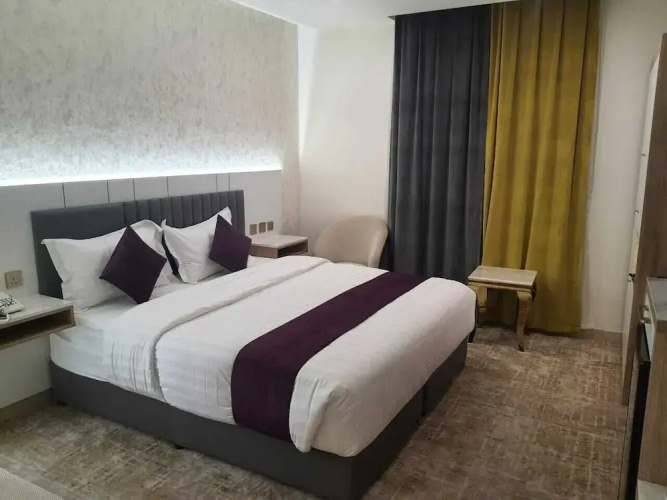 Diamond corners Hotel