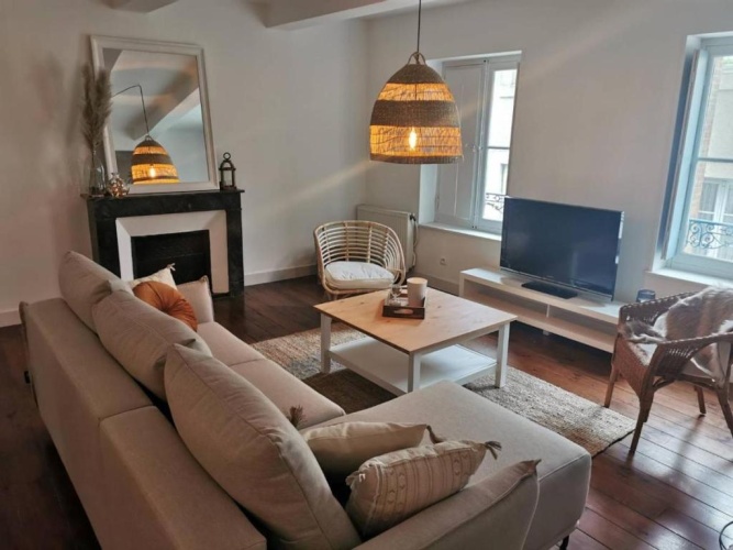 2 Bedrooms Apartment