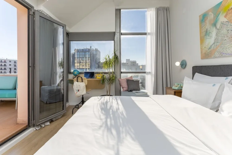 Suite with balcony
