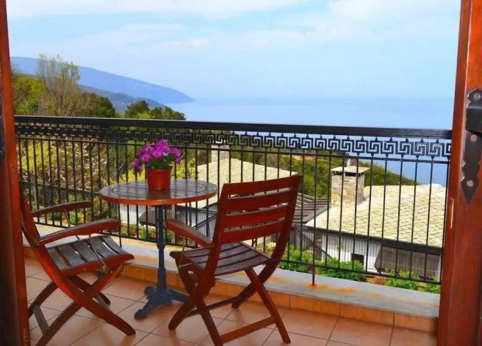Standard Triple room with sea view