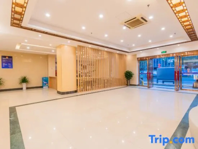 Tongbao Hotel