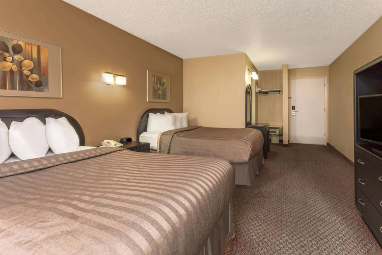Travelodge by Wyndham Seattle University
