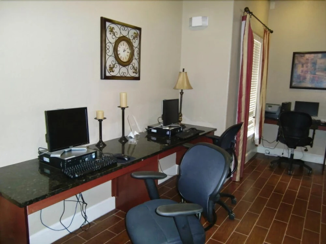 Bella Piazza - 4 Bedrooms Condo-4352BP