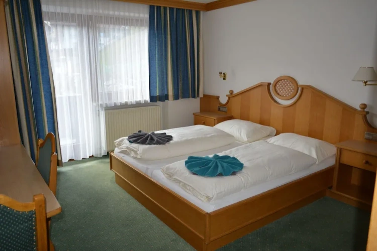 Superior Double room with balcony and with mountain view
