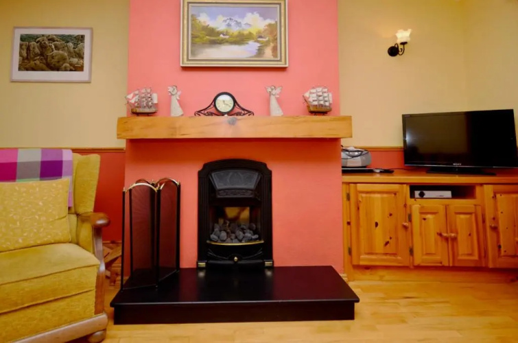 Cottage 108 - Cleggan