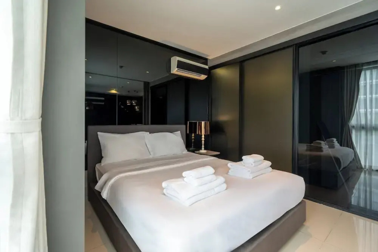 Seaphere residence by Prop Hopper