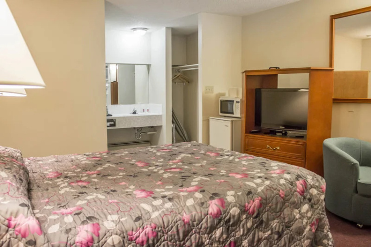 Econo Lodge Edmonton South