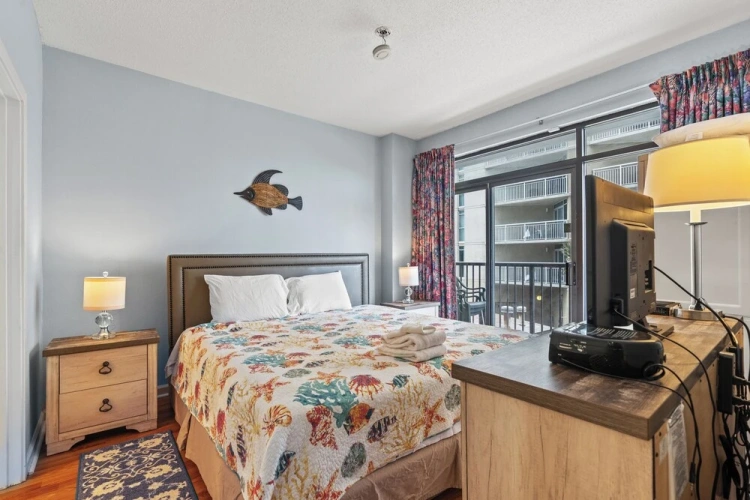 2 Bedrooms Deluxe room with balcony and with partial ocean view