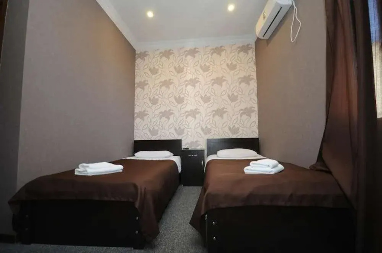 Hotel 7 Rooms