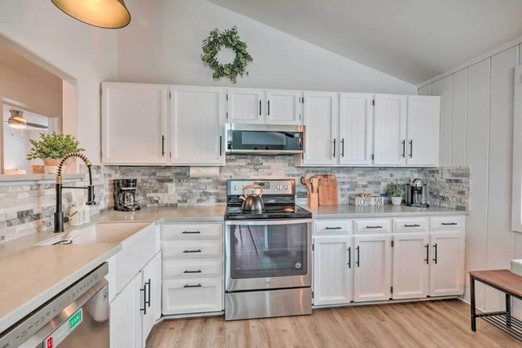 2 Bedrooms Apartment