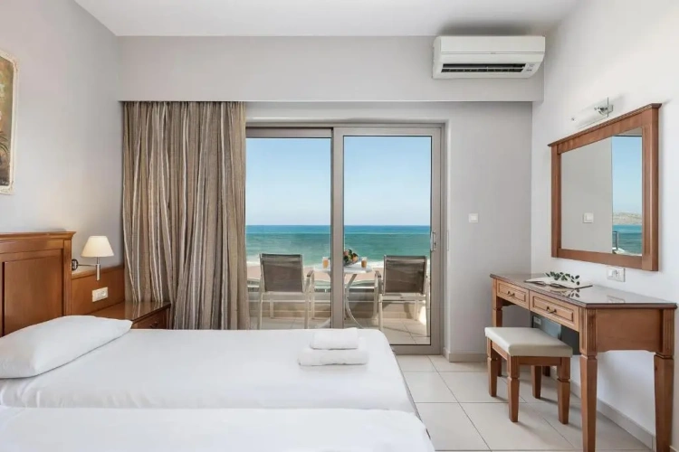 Studio with sea view