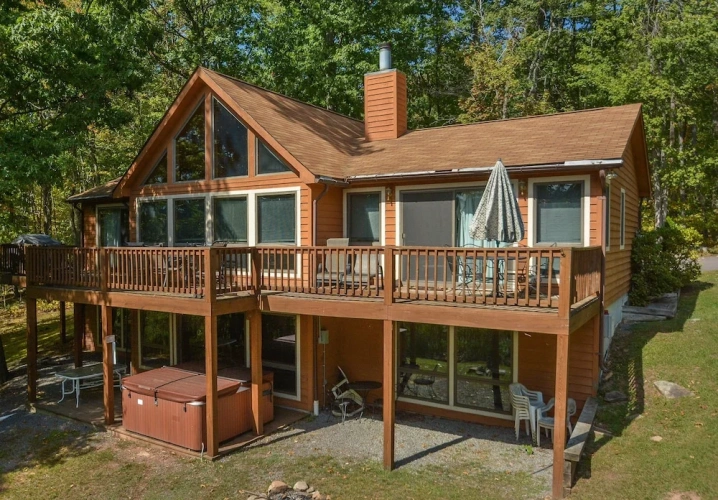 4 Bedrooms Cottage