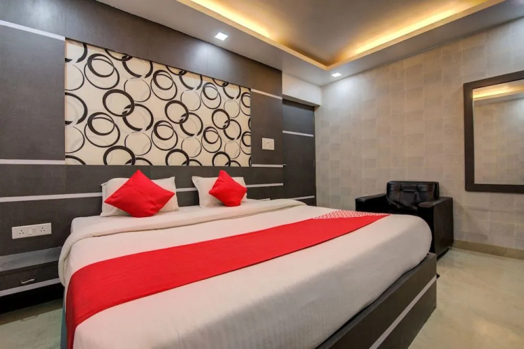 OYO 29204 Hotel Blue Sapphire