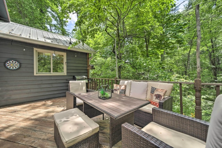 3 Bedrooms Cottage with balcony