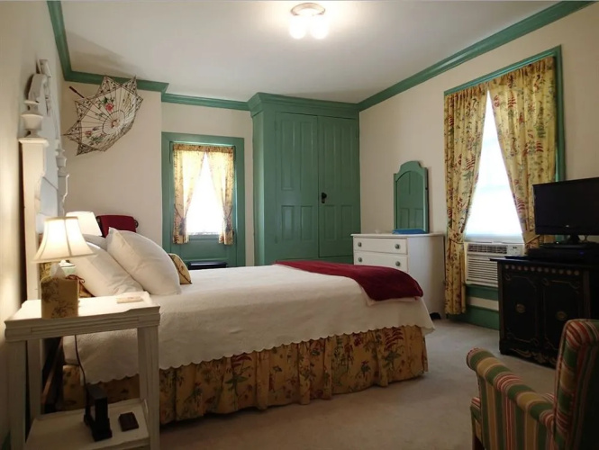 Holladay House B&B